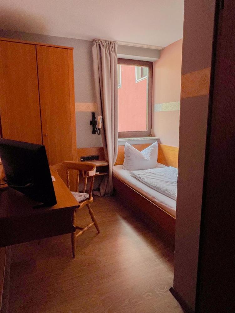 Gasthof Zum Goldenen Schiff - Lehm, Stil & Altstadtflair Марктбрайт Экстерьер фото