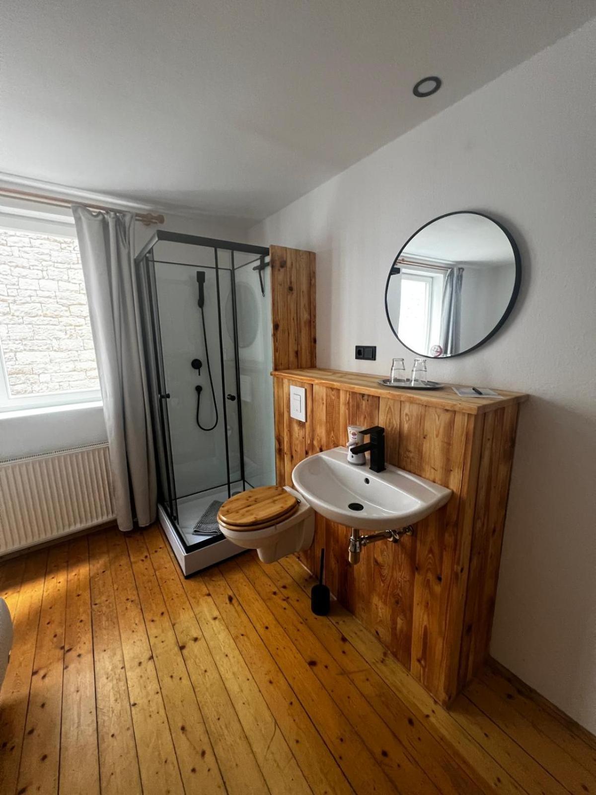 Gasthof Zum Goldenen Schiff - Lehm, Stil & Altstadtflair Марктбрайт Экстерьер фото